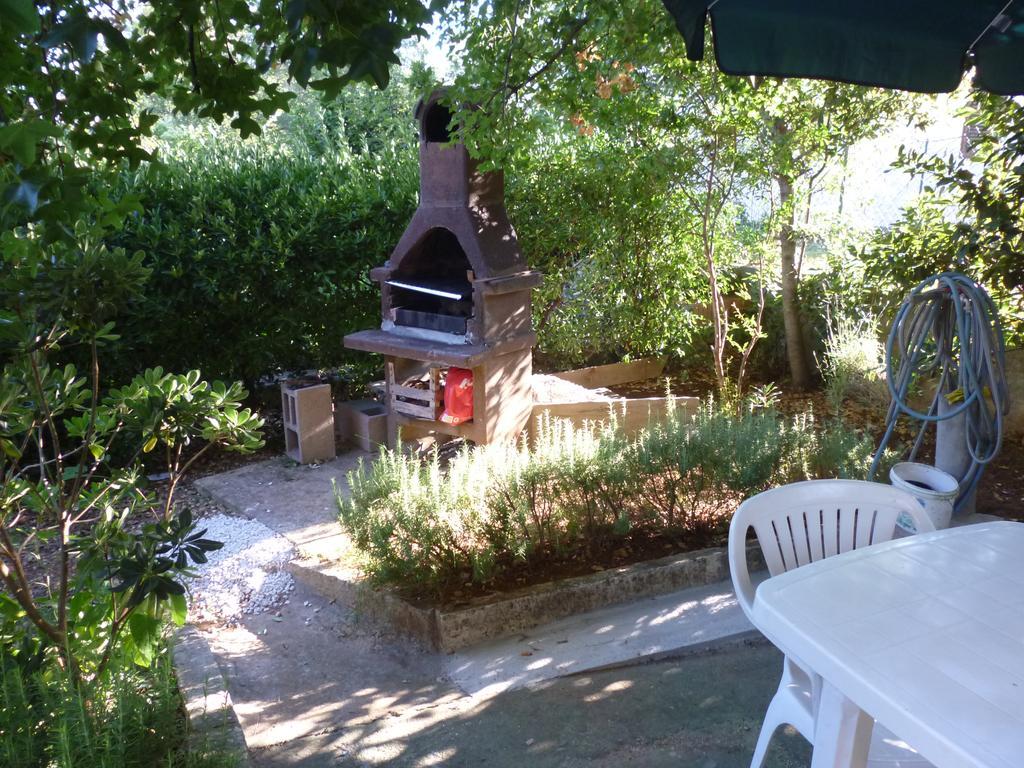 Apartments Velebit Starigrad Paklenica Buitenkant foto